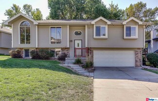 11217 Z St, Omaha, NE 68137