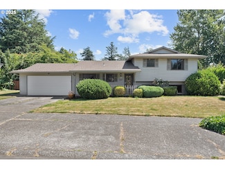 927 SE Sweetbriar Ln, Troutdale, OR 97060