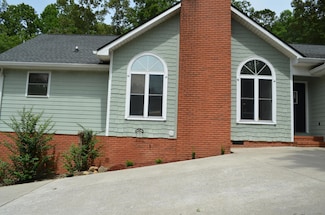 9822 Hamby Rd, Soddy Daisy, TN 37379