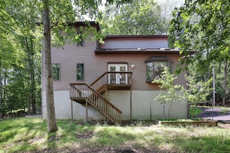 5665 Decker Rd, Bushkill, PA 18324