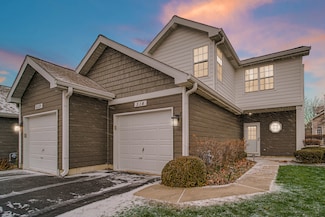 514 Woodhaven Dr, Mundelein, IL 60060