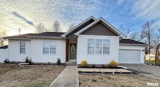 1321 N 7th St, Herrin, IL 62948