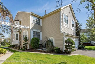 45 Bismark St, Tinton Falls, NJ 07712