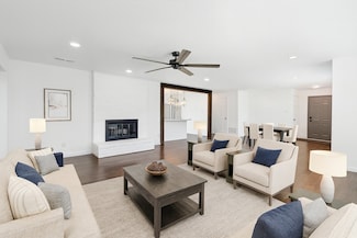 2201 Jamestown Ct, Carrollton, TX 75006