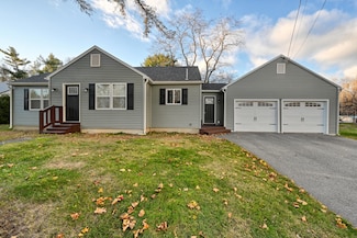 1374 State St, Veazie, ME 04401