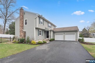 6 Giegel Ct, Wyckoff, NJ 07481