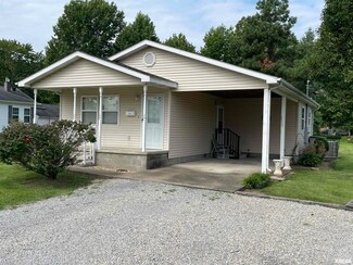 902 N Taft St, Marion, IL 62959