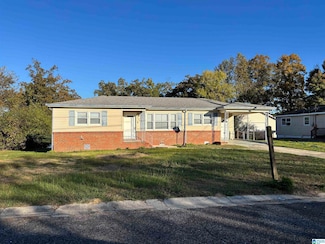 2709 9th St NE, Center Point, AL 35215