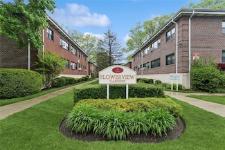 91 Tulip Ave Unit B1-Carnation, Floral Park, NY 11001