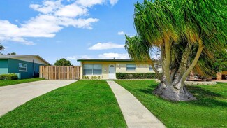 3211 Capri Rd, Palm Beach Gardens, FL 33410