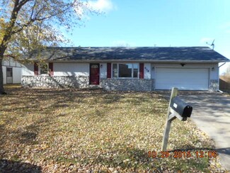 906 N Delaware St, Albany, IN 47320