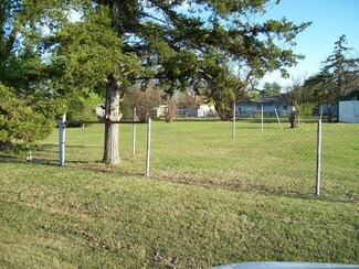 304 W D Ave, Cache, OK 73527
