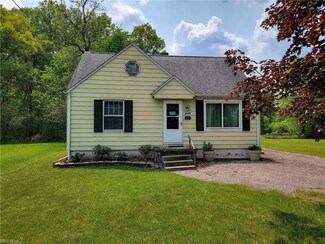 1371 Palmyra Rd SW, Warren, OH 44485