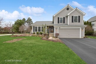 1762 Somerfield Ln, Crystal Lake, IL 60014