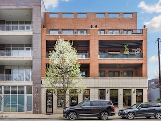 829 N California Ave Unit 2, Chicago, IL 60622