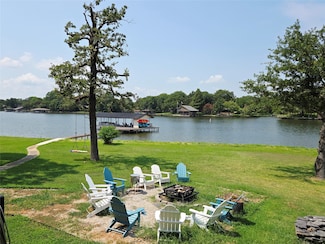 106 Lynne St, Mabank, TX 75156