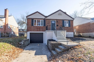 6048 Yosemite Dr, Cincinnati, OH 45237