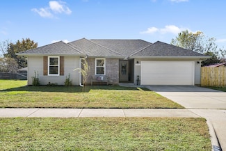 4048 W Tarkio St, Springfield, MO 65802