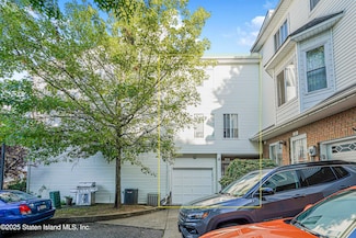 34 Jamie Ln, Staten Island, NY 10312