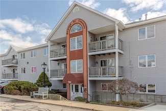 724 Beverage Hill Ave Unit 310, Pawtucket, RI 02861