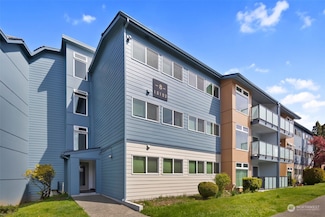 15152 65th Ave S Unit 810, Tukwila, WA 98188