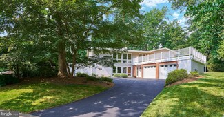 8109 Timber Valley Ct, Dunn Loring, VA 22027