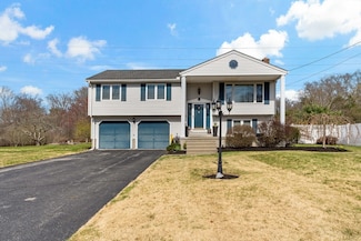 116 Saint Laurent Pkwy, Seekonk, MA 02771
