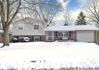 9 Whitewood Ct, Beech Grove, IN 46107