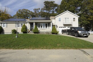 25 Westwood Dr, North Dartmouth, MA 02747