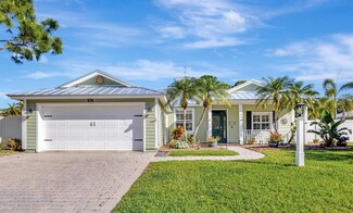 628 NE Muskrat Run, Port Saint Lucie, FL 34983