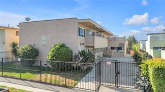 17944 Schoenborn St, Northridge, CA 91325