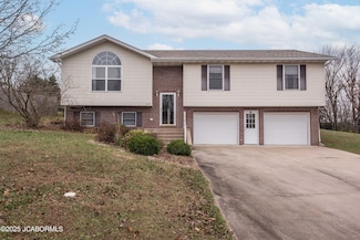 113 Cedar Park Dr, Linn, MO 65051