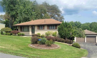 3719 Hollow Rd, New Castle, PA 16101