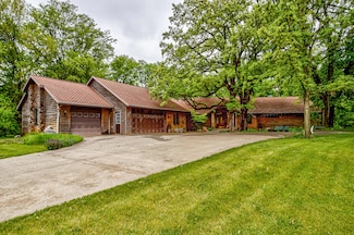 12641 Oakview Heights Dr, Story City, IA 50248