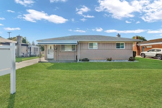 27329 Pleasant Dr, Warren, MI 48088