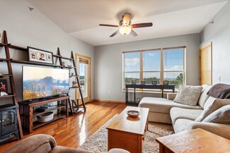 8201 Mayo Dr Unit 406, Madison, WI 53719