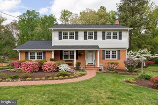 12107 Wayland St, Oakton, VA 22124