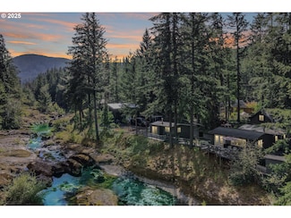 271 Anita Ln, Glide, OR 97443