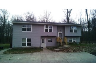 910 Watson Rd, Deerfield, OH 44411