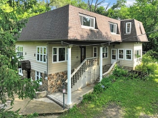 34300 Grand Blvd, Burlington, WI 53105
