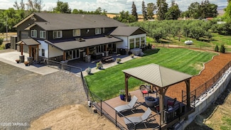 1355 Cook Rd, Yakima, WA 98908