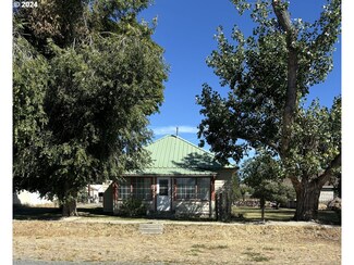 240 D St, North Powder, OR 97867
