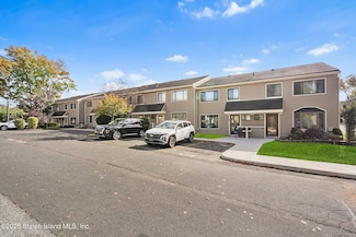 28 Berry Ct Unit 576, Staten Island, NY 10309