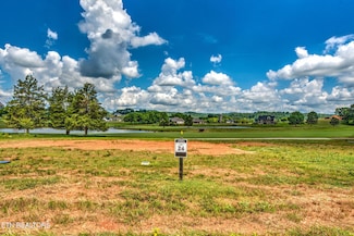 695 Black Bear Cir, Loudon, TN 37774