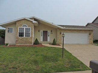 118 Danielle Ln, Pekin, IL 61554