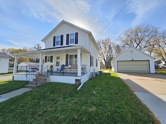 400 W Cleveland St, Marshfield, WI 54449