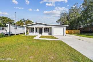 716 N Pine Ave, Green Cove Springs, FL 32043