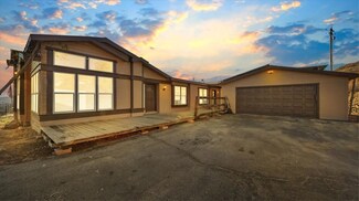 24300 N Canyon Dr, Canyon Lake, CA 92587