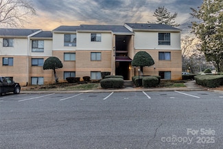 4814 Spring Lake Dr, Charlotte, NC 28212