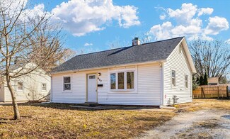 907 E Fairlawn Dr, Urbana, IL 61801